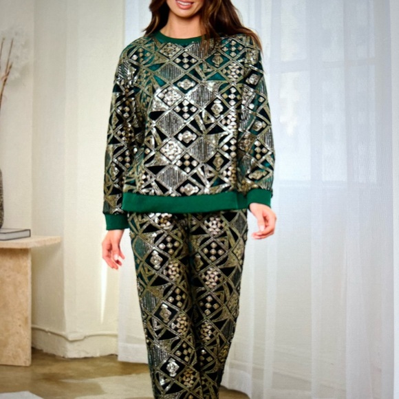 Women’s long sleeve sequin pullover sweater and jogging pant set. - Picture 2 of 7